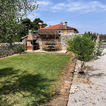 Holiday Home Stancija Becic Mugeba ภายนอก รูปภาพ