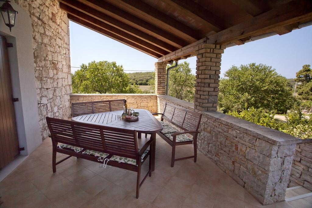 Holiday Home Stancija Becic Mugeba ภายนอก รูปภาพ